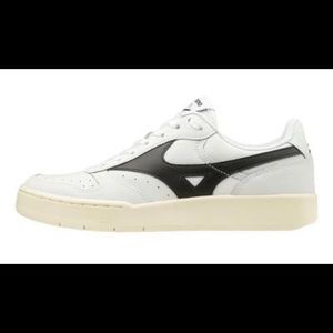 Mizuno City Wind Trainers